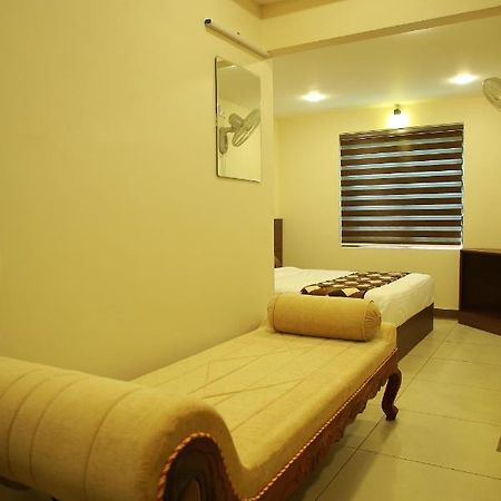Kalathil Tourist Home Kunnamkulam Exterior foto