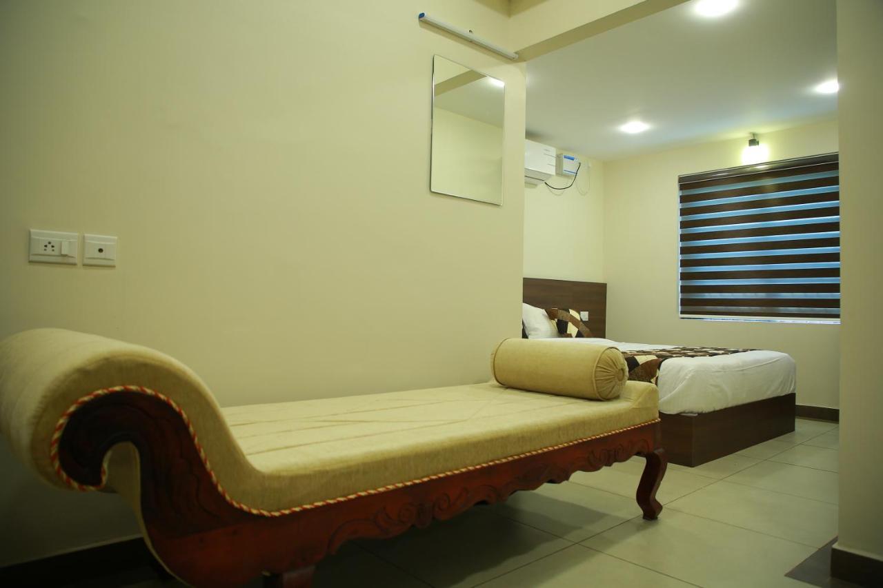 Kalathil Tourist Home Kunnamkulam Exterior foto